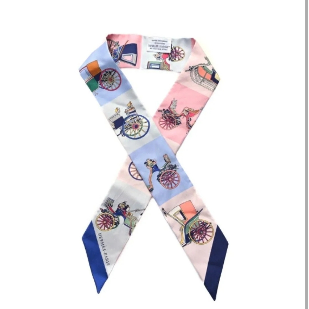 Hermès Les Voitures Exquises Silk Twilly Scarf
